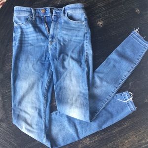 Hollister Ultra High Rise Super Skinny